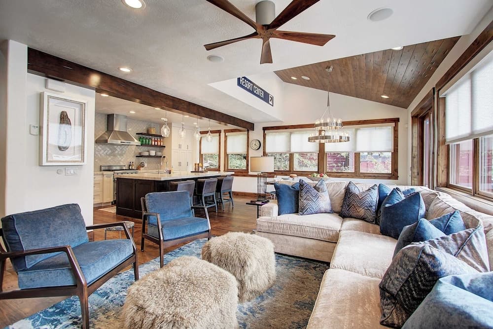 Main Street Escape - Image 1