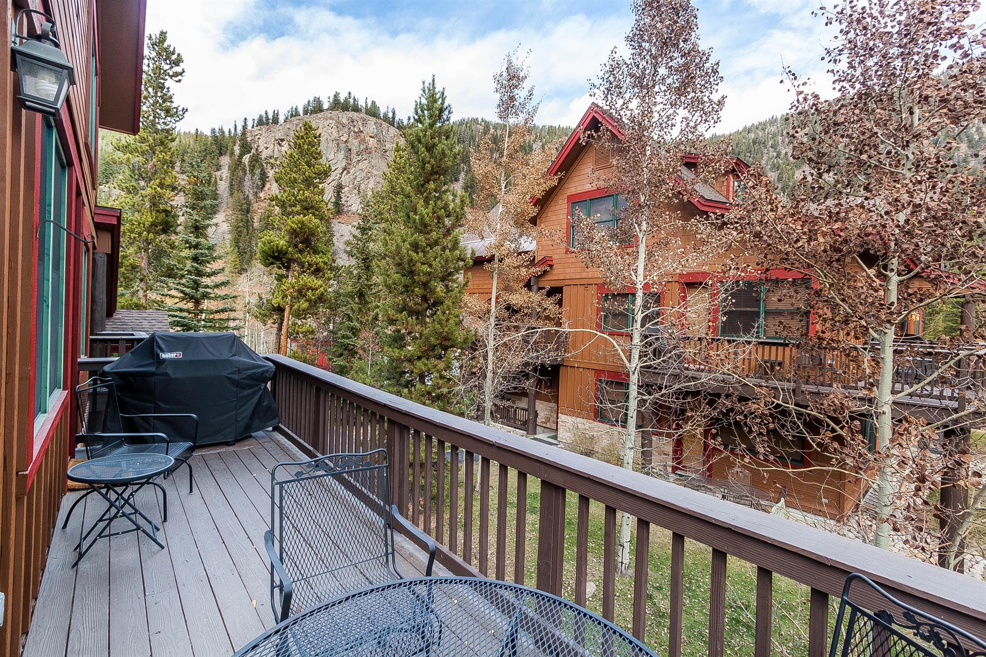 Treetop Haven Retreat - Image 4