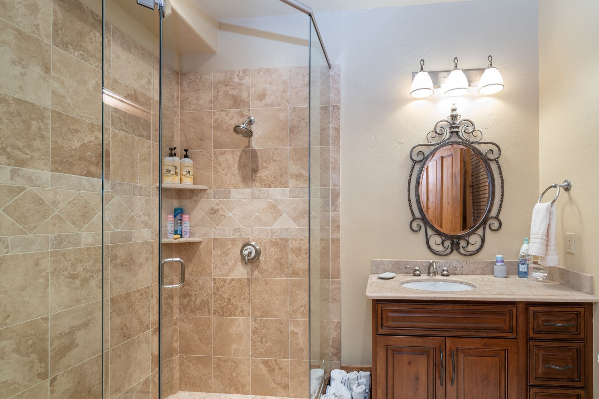 San Sophia Ridge View House - Image 25