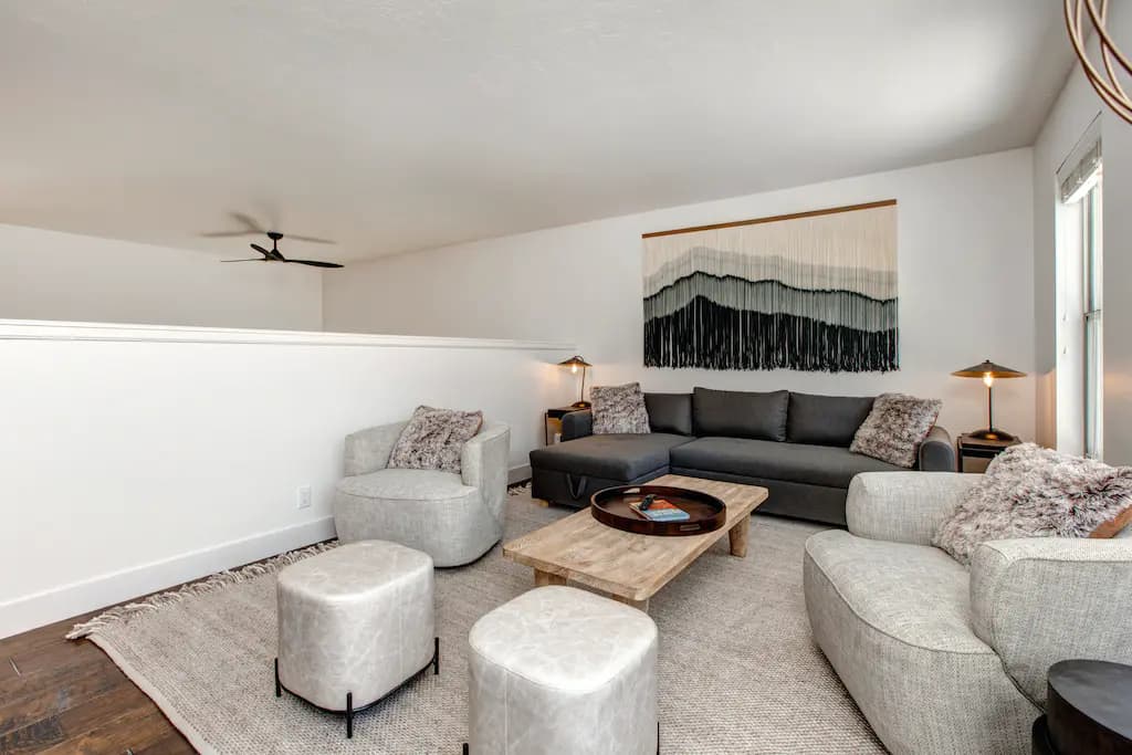 Last Run of the Day House - Image 7