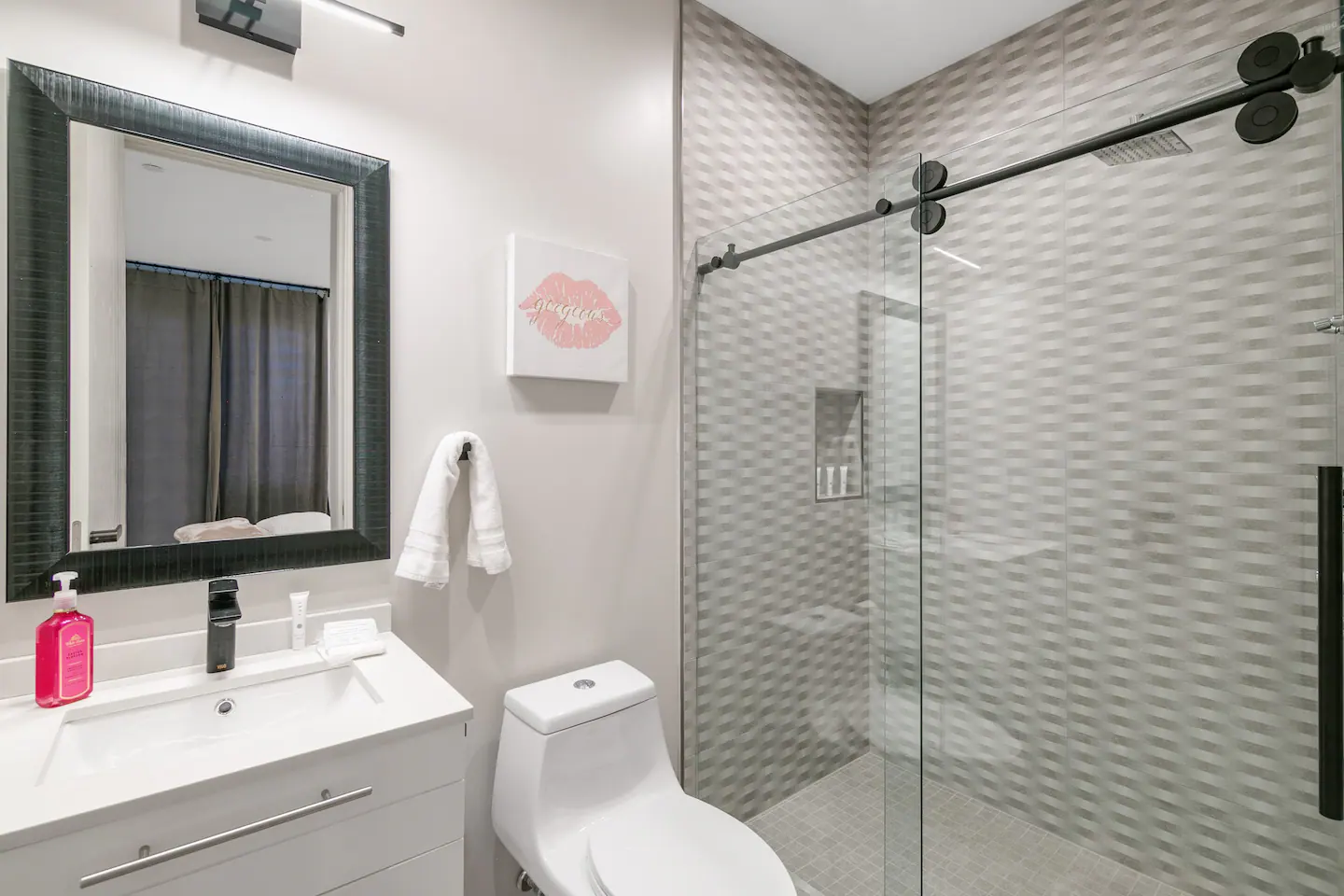 Opulent Haven - Image 28