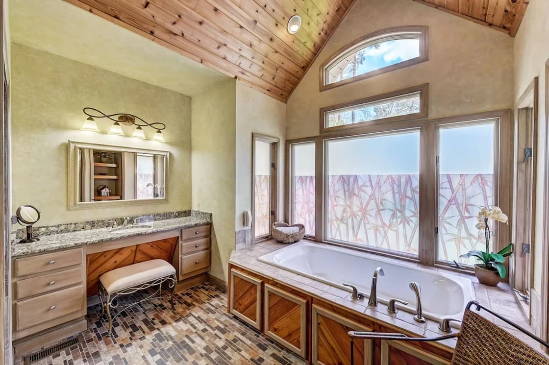 Landover Lodge - Image 18