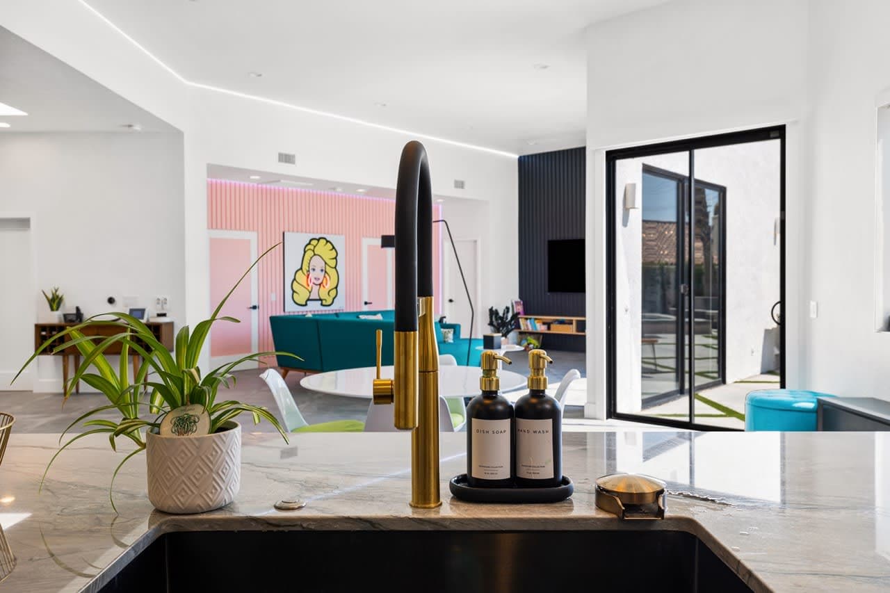 Palm Lighthouse - Image 23