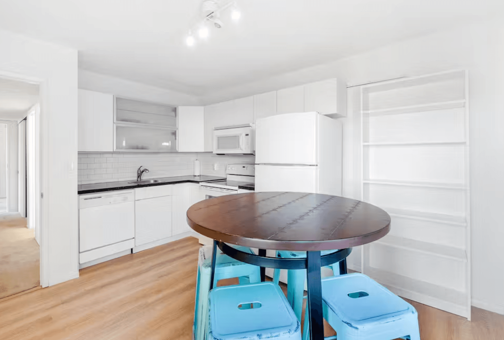 Scenic Vista Home - Image 15