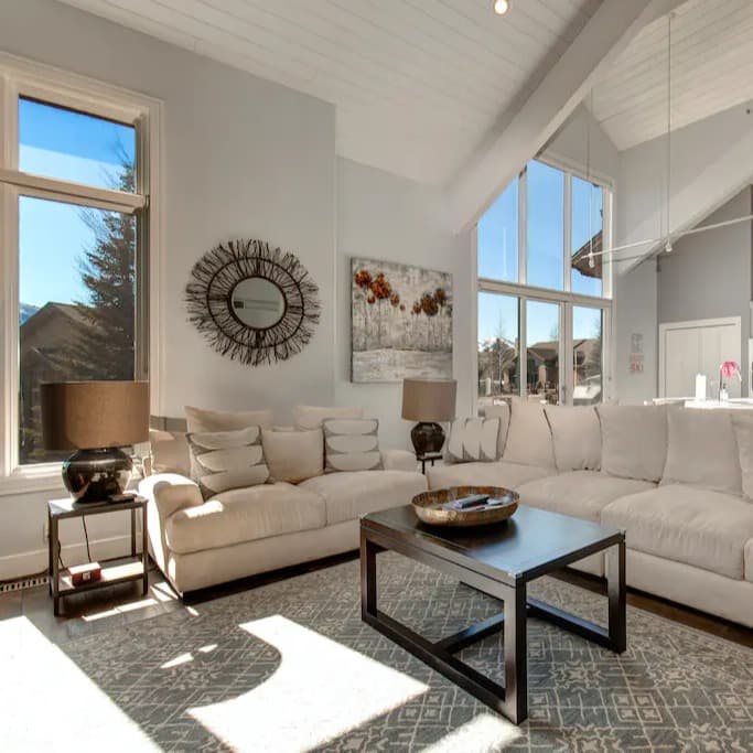 Glamorous Gallivan Place - Image 1