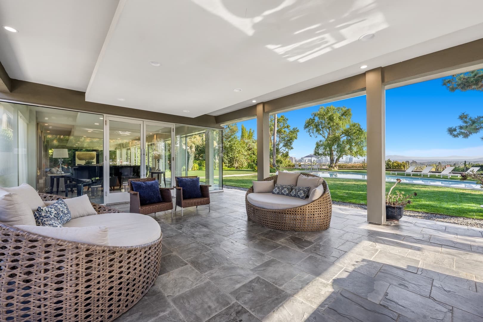 Endless Panorama - Image 38