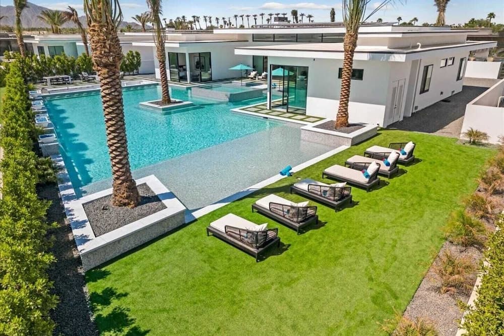 Bravo Villa #5 - Image 1