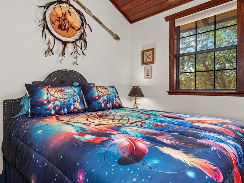 Cedar Bliss Texas Cabin - Image 16