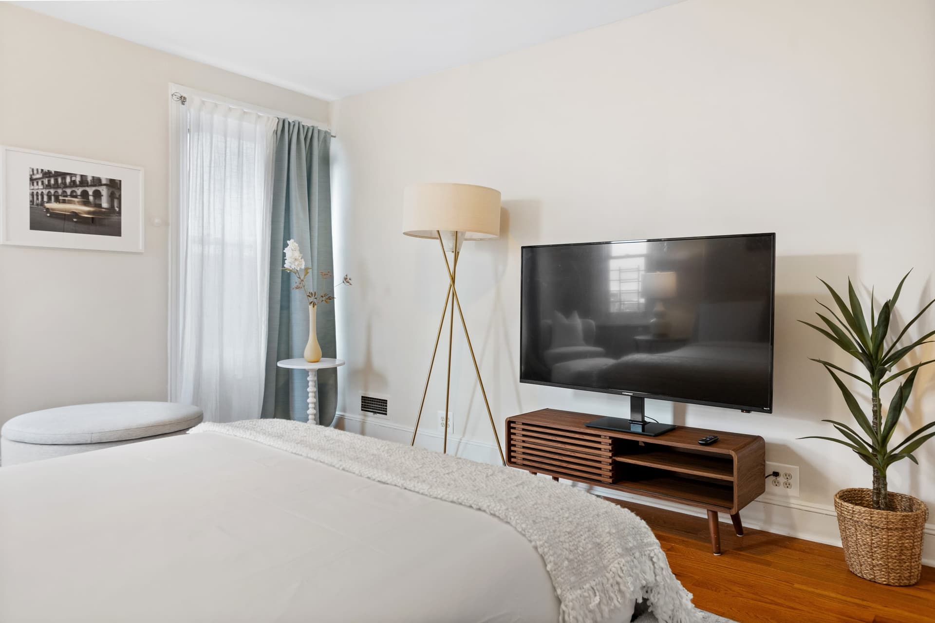 Garden Place - Image 44