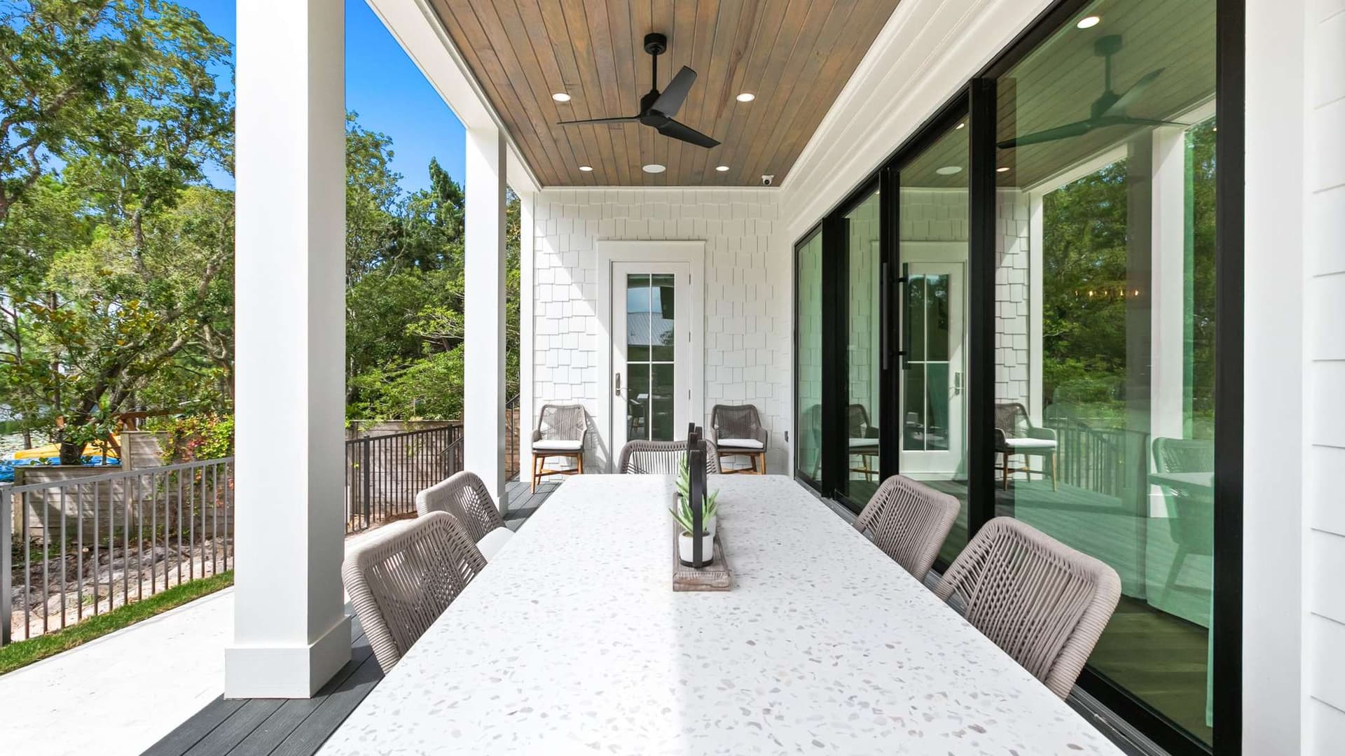 Lakeview Gulf Retreat - Image 13