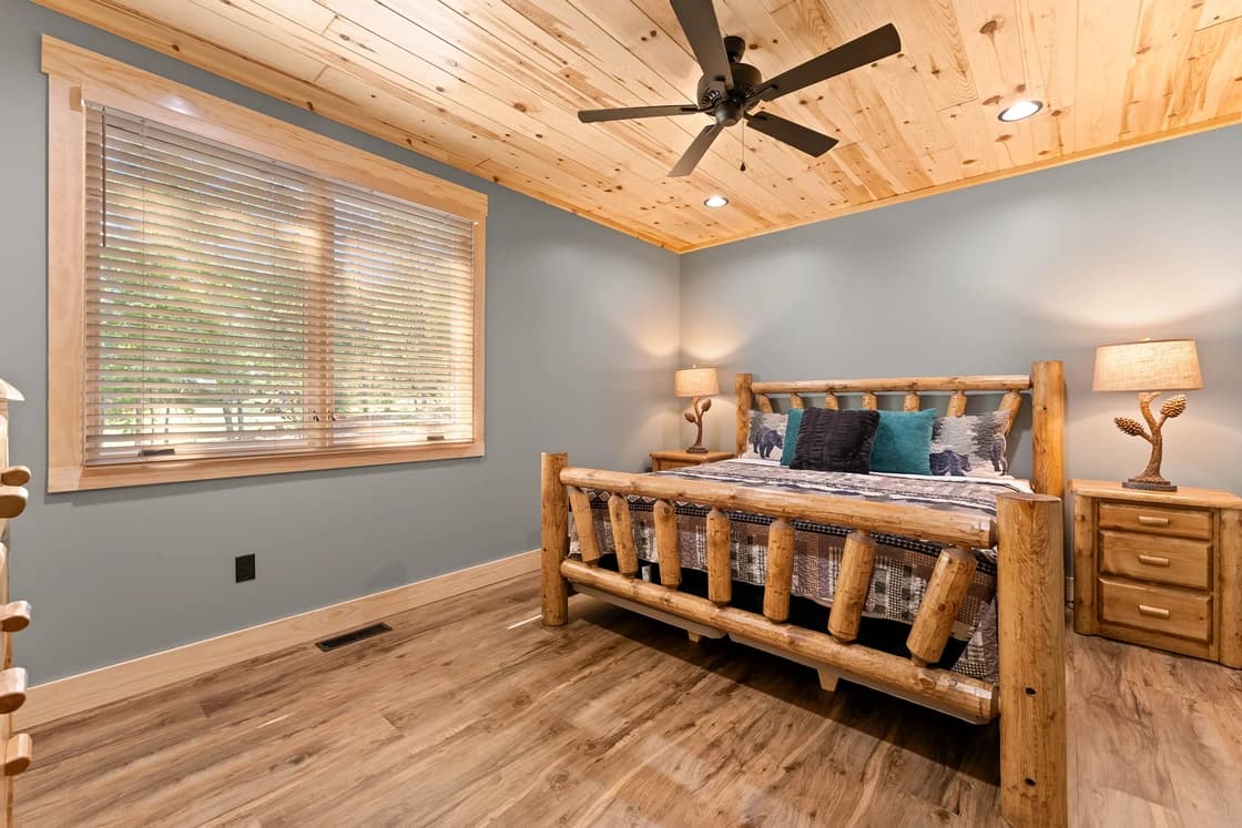 Lakefront Serenity Lodges - Image 25