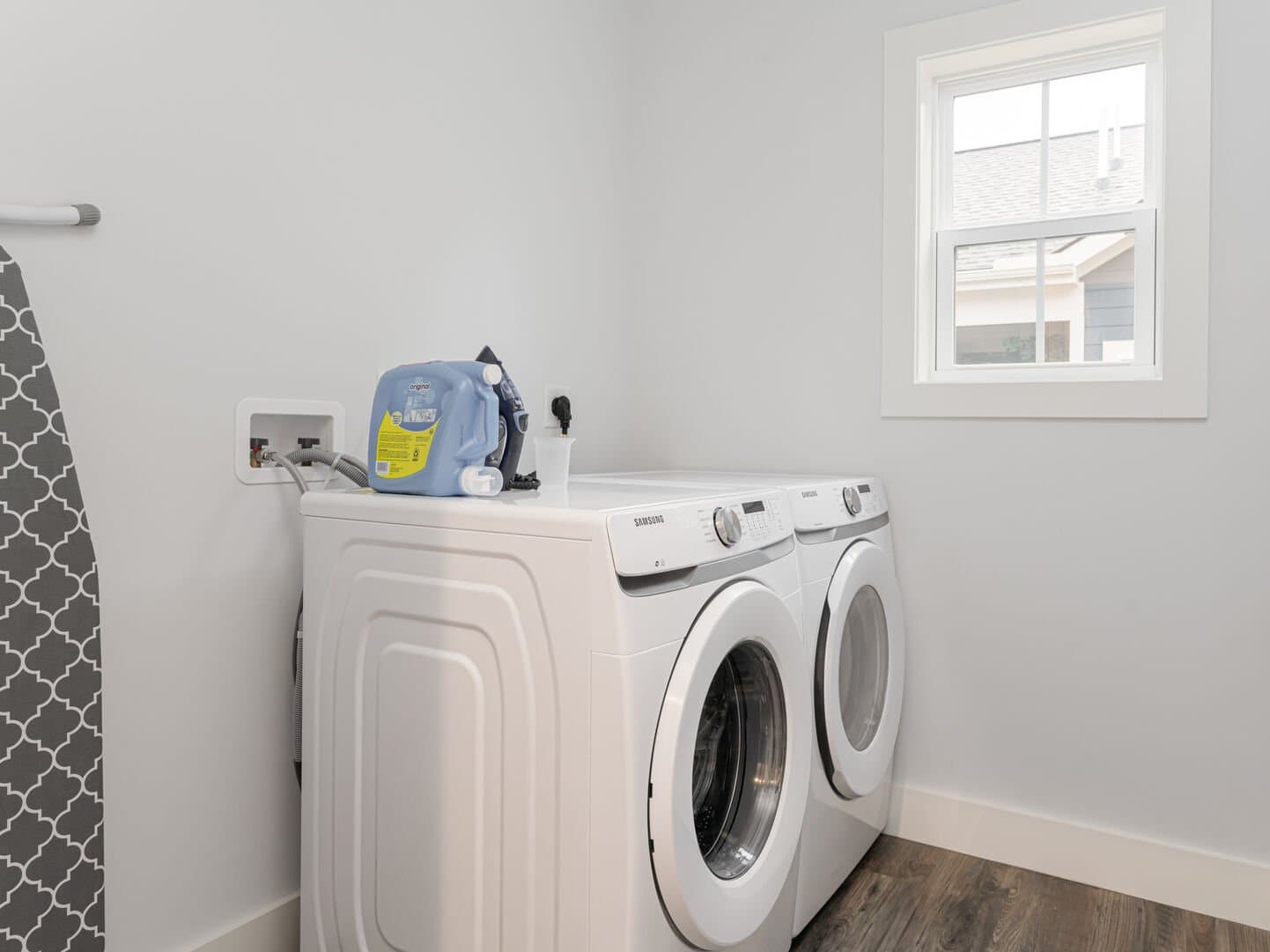 Land Of The Pines Home - Image 29