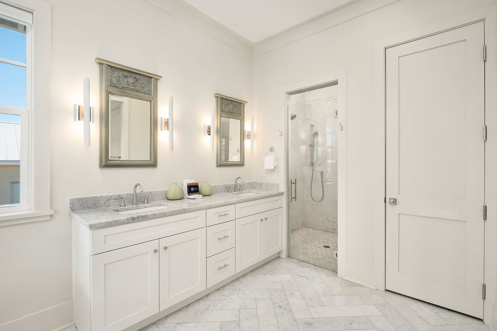 Double Trouble - Image 45