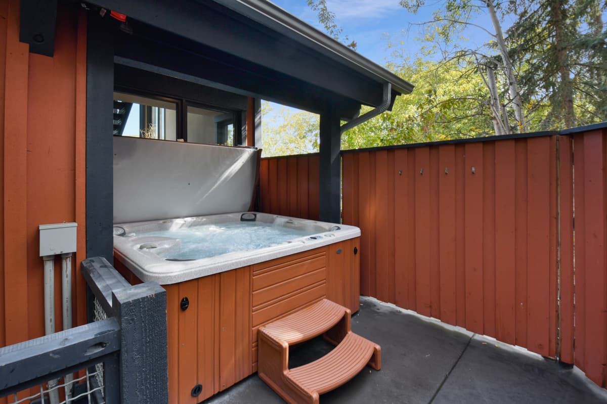 Red Wagon House - Image 49