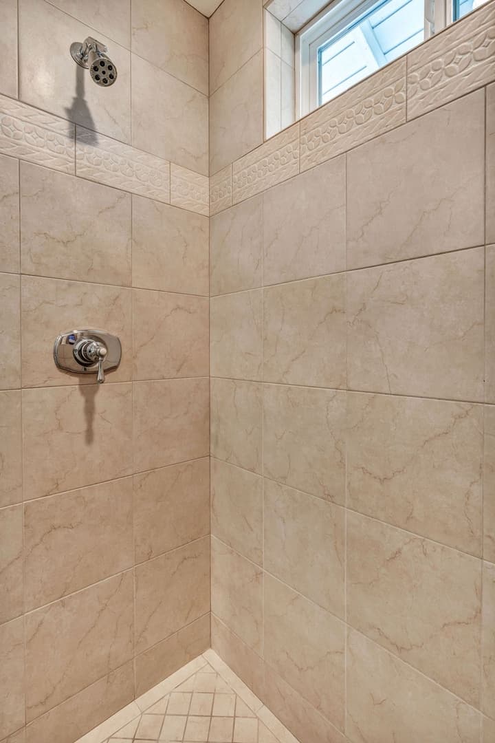 Plaza House - Image 29