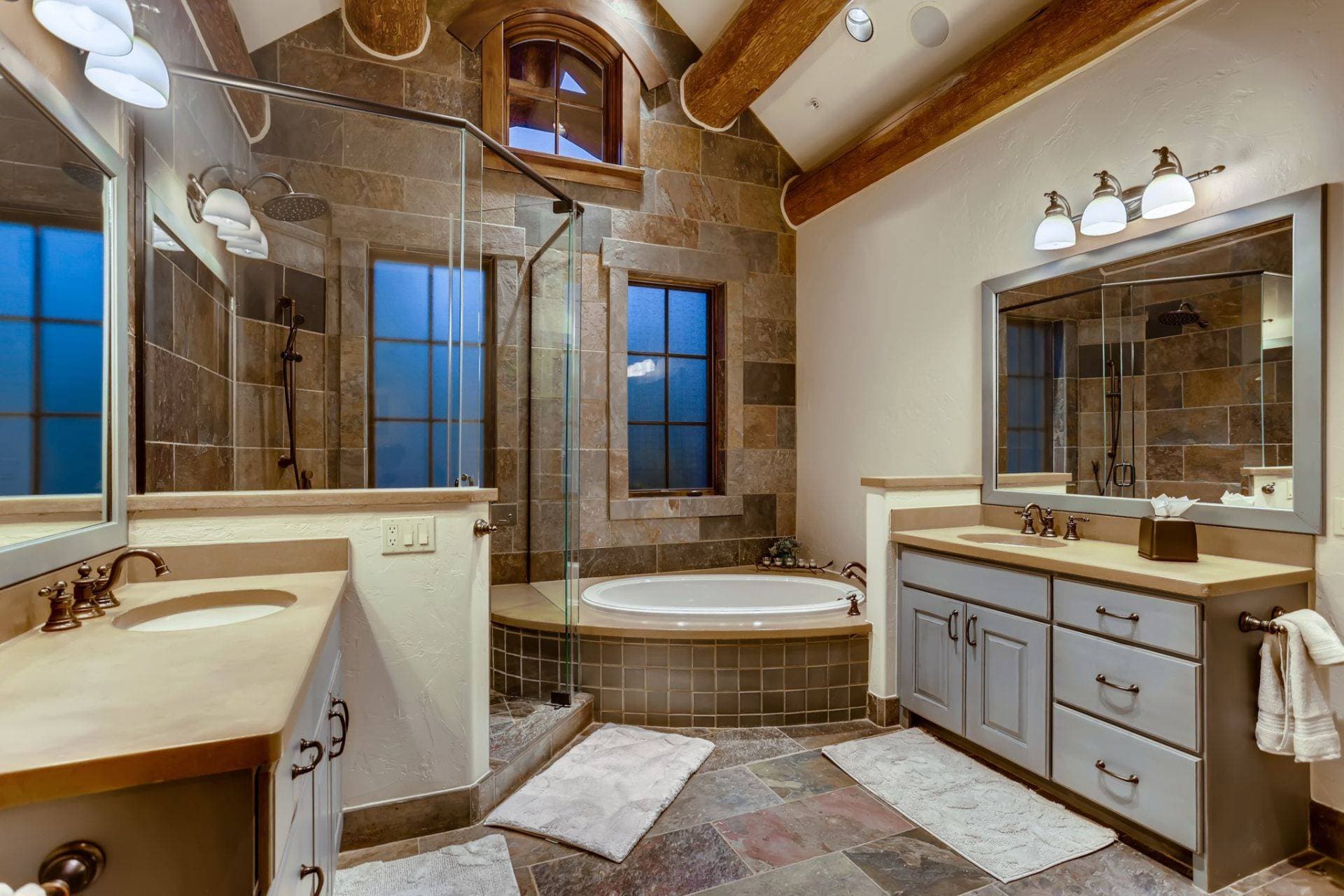 Ski Hi Lodge - Image 19