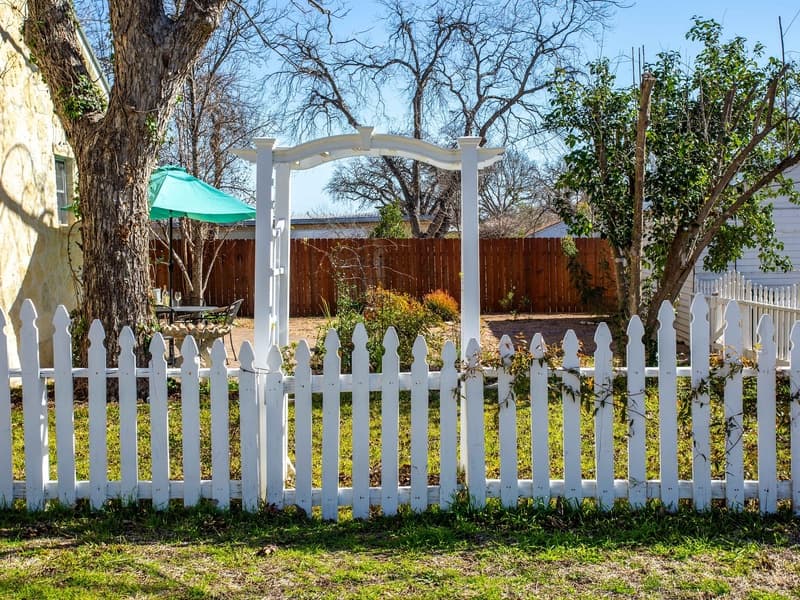 Crepe Myrtle Cottage - Image 18