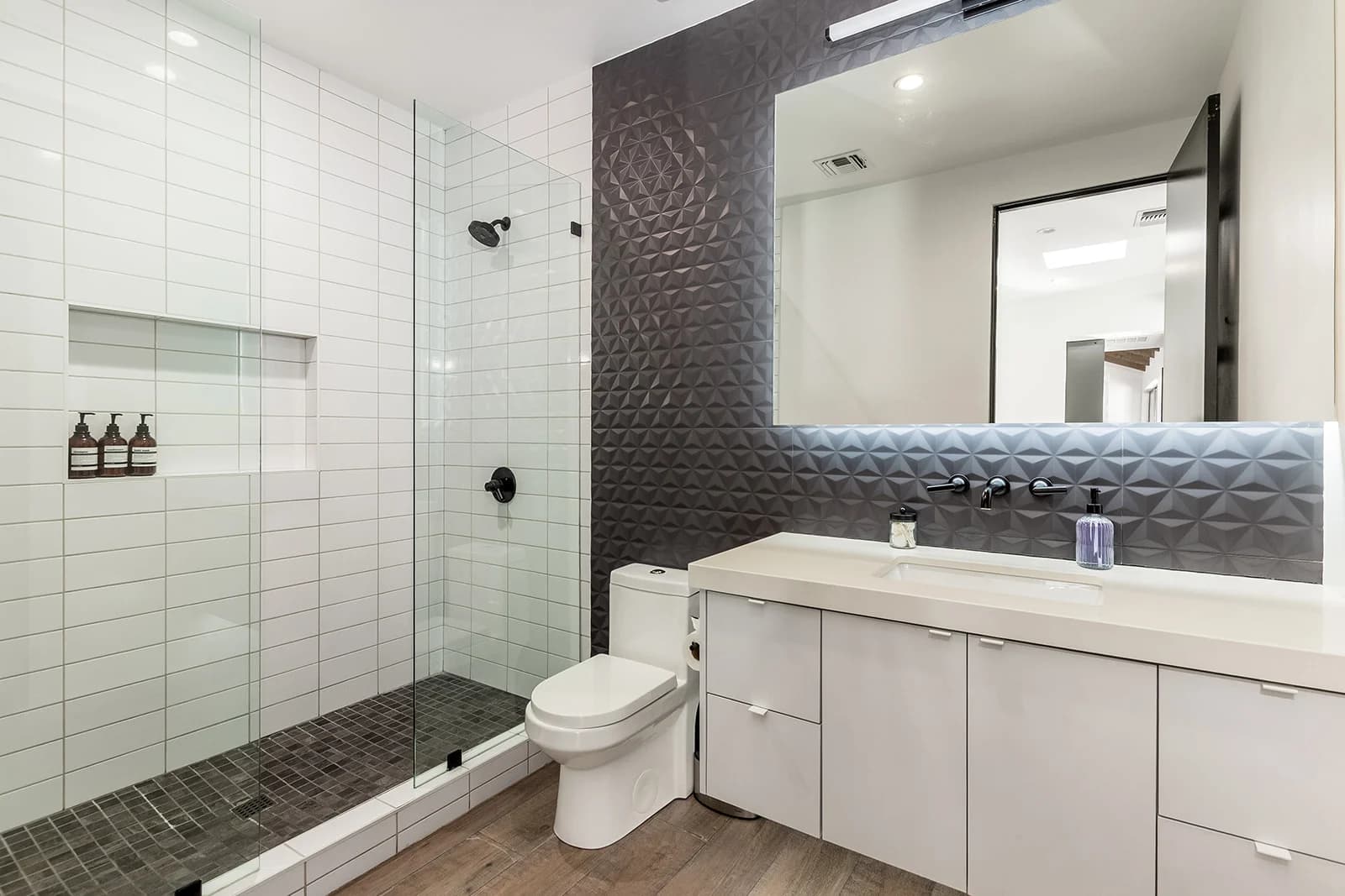 Camelback Manor - Image 81