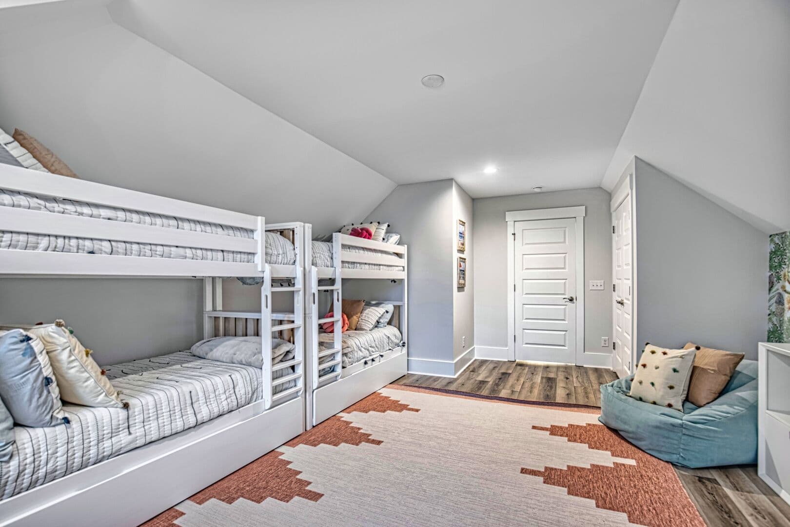 Tip Toe to the Beach - Image 22