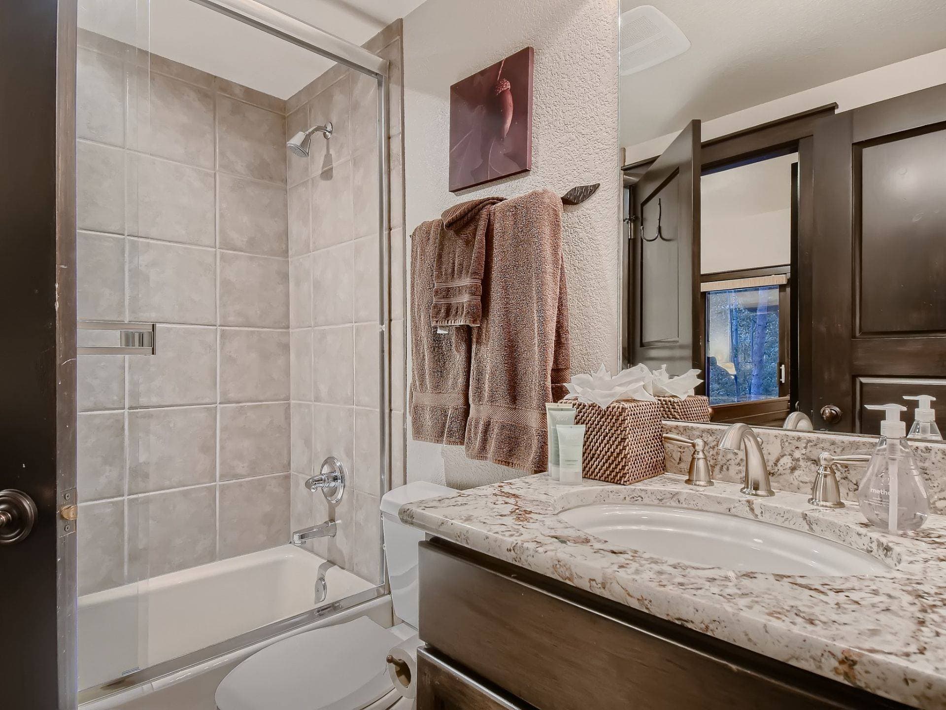 Saddlewood Ski Chalet - Image 27