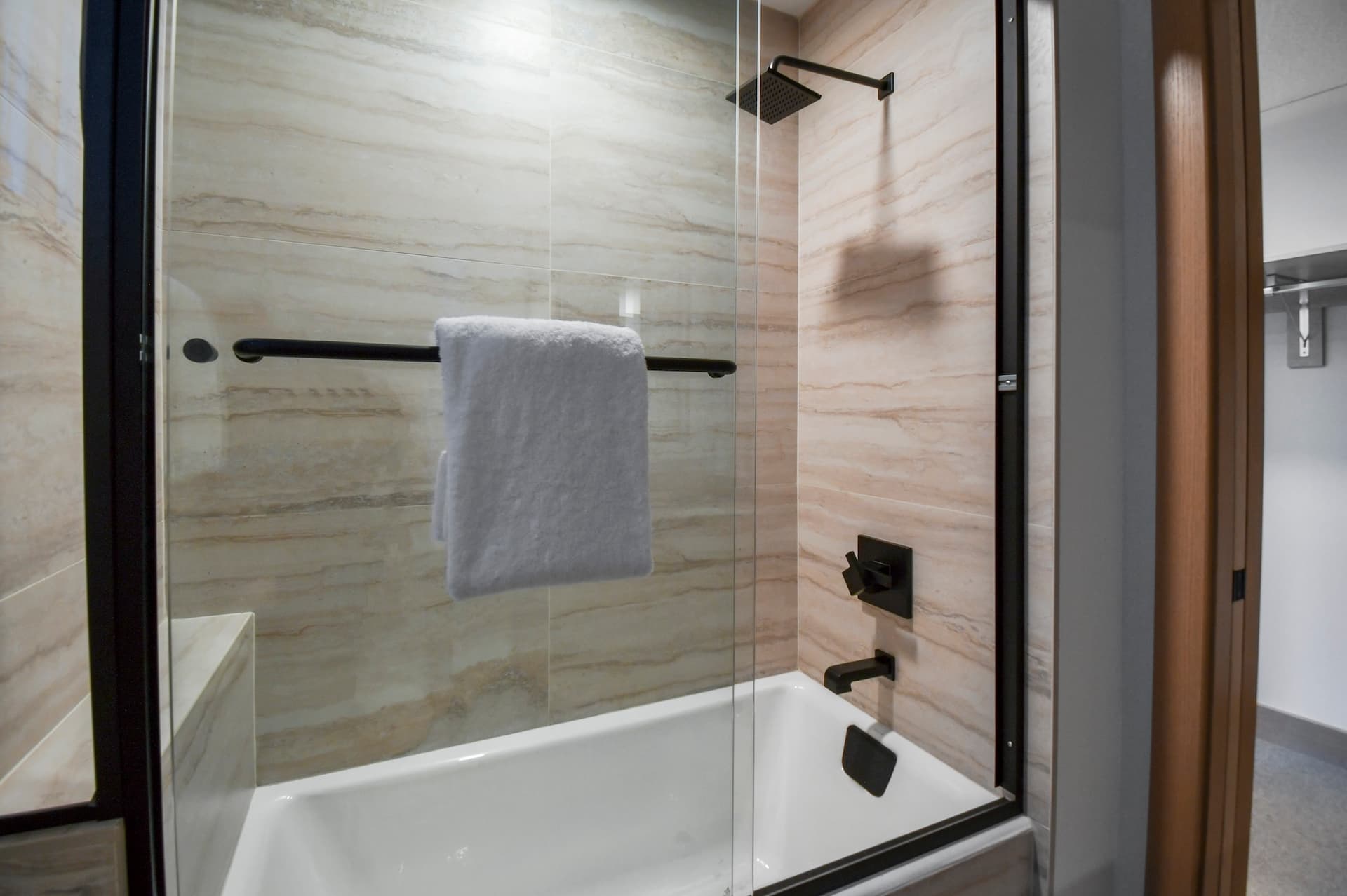 Kings Crown 201C - Image 20