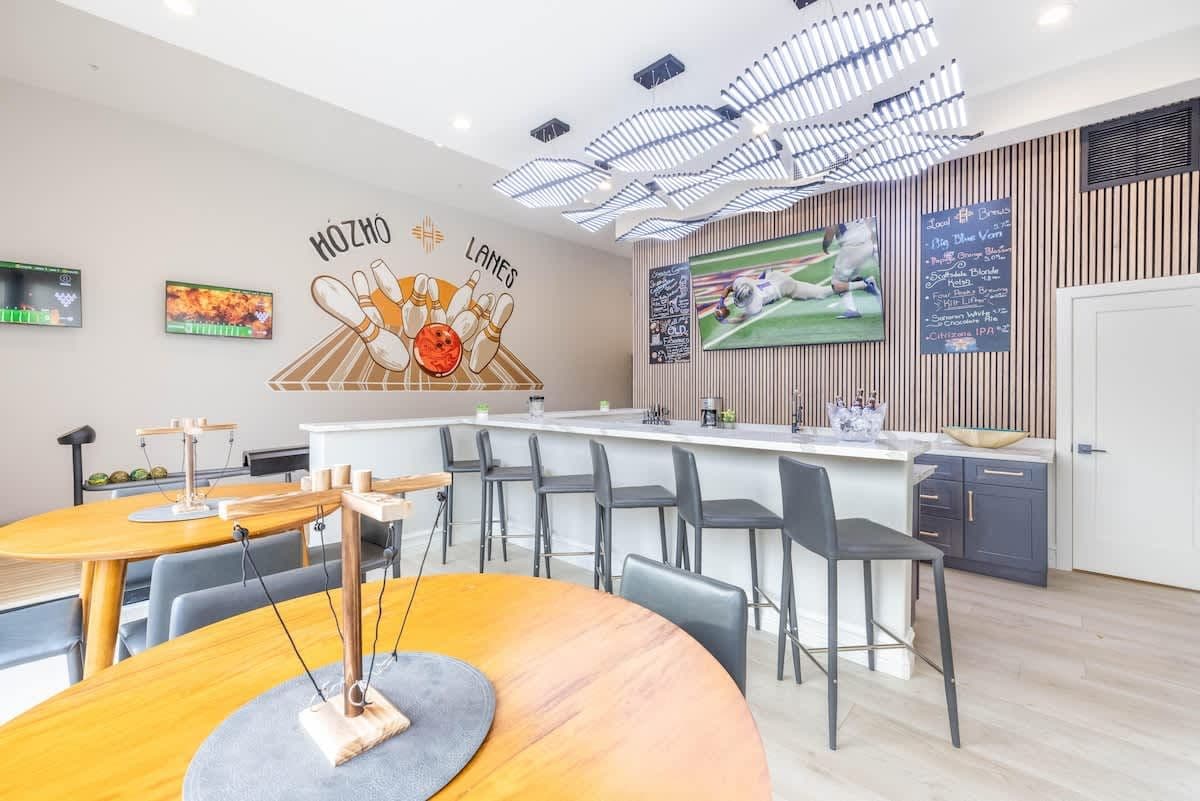 Estate on Shea - Image 42