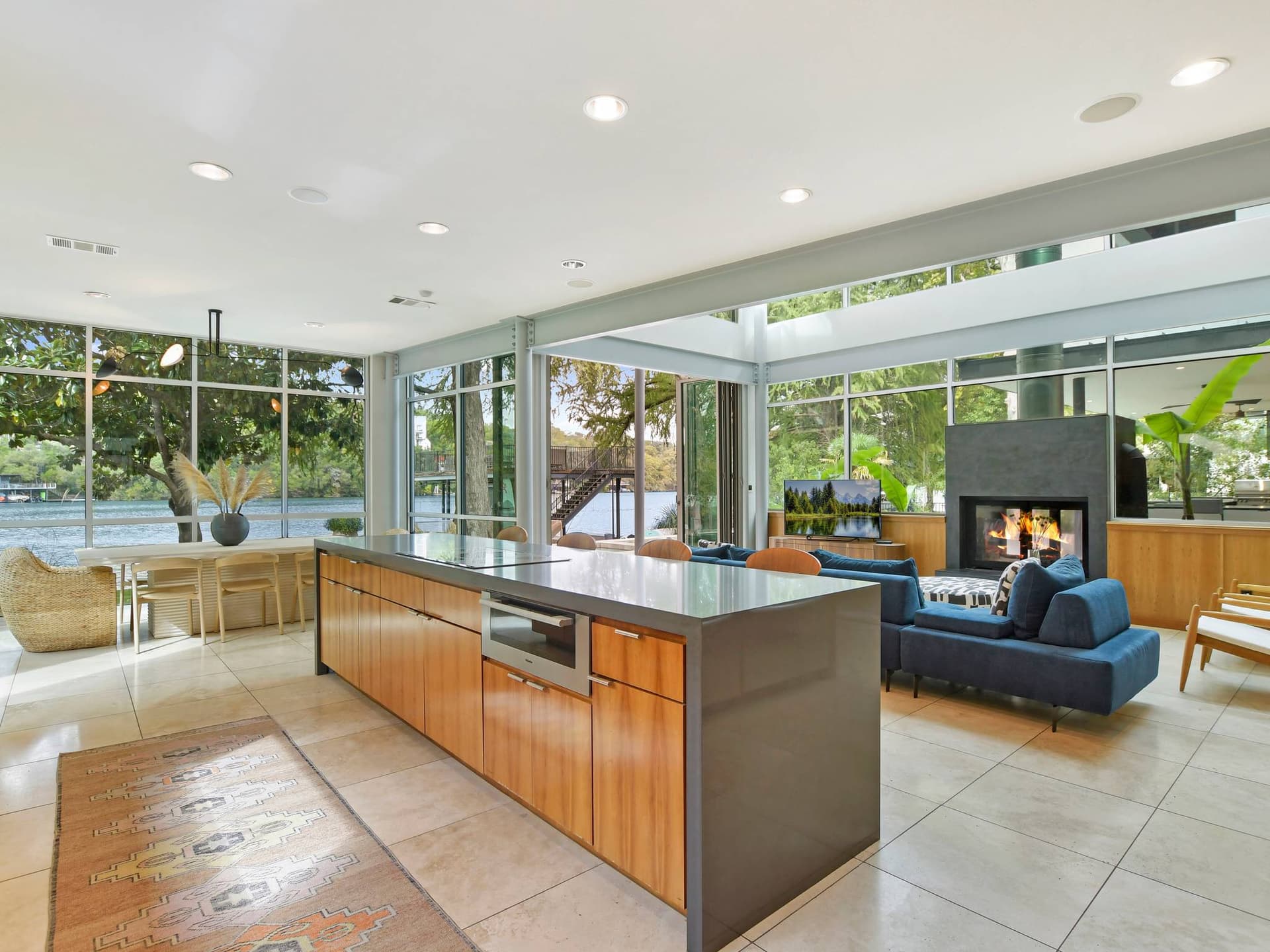 Emerald on Lake Austin - Image 34