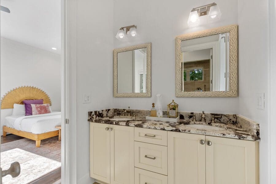 Mallard Vestige - Image 24