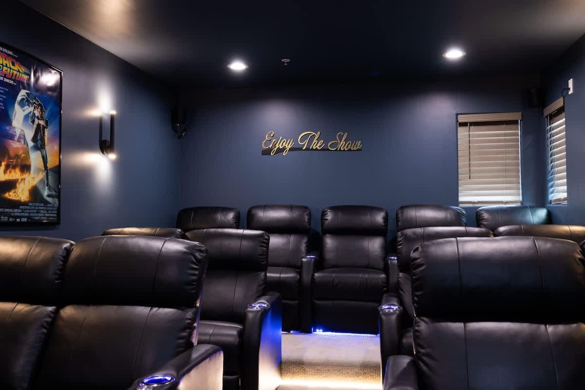 Estate on Shea - Image 53