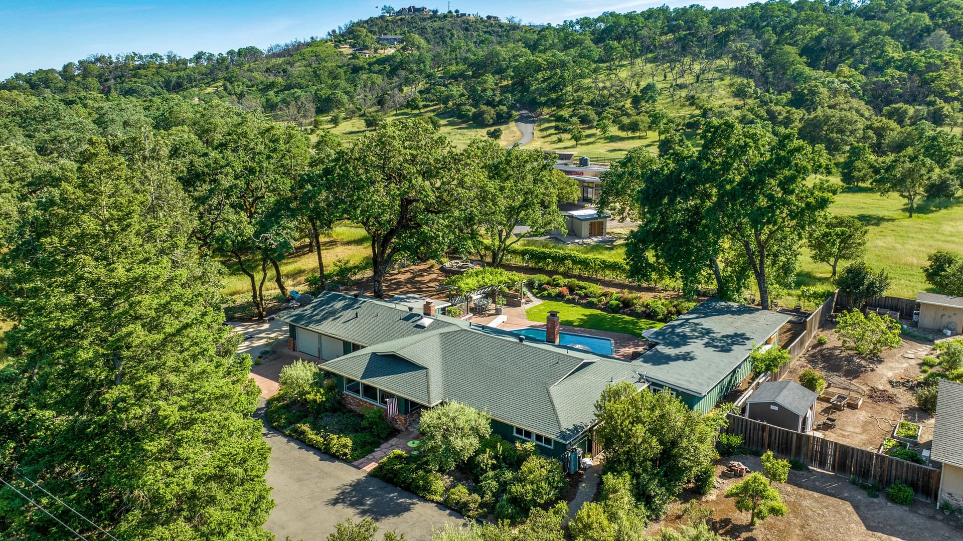 Moon Valley House - Image 73