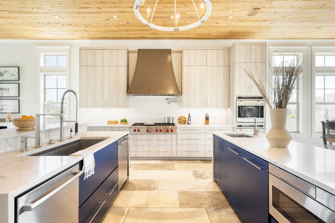 Monarch Manor - Image 8