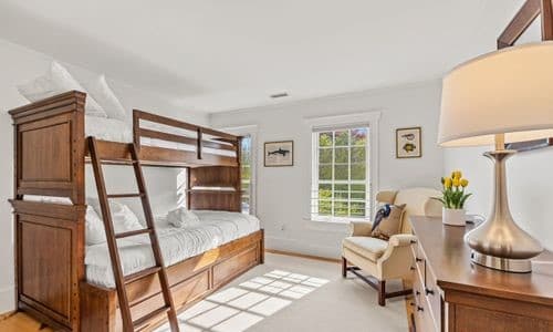 Hiawatha Manor - Image 24