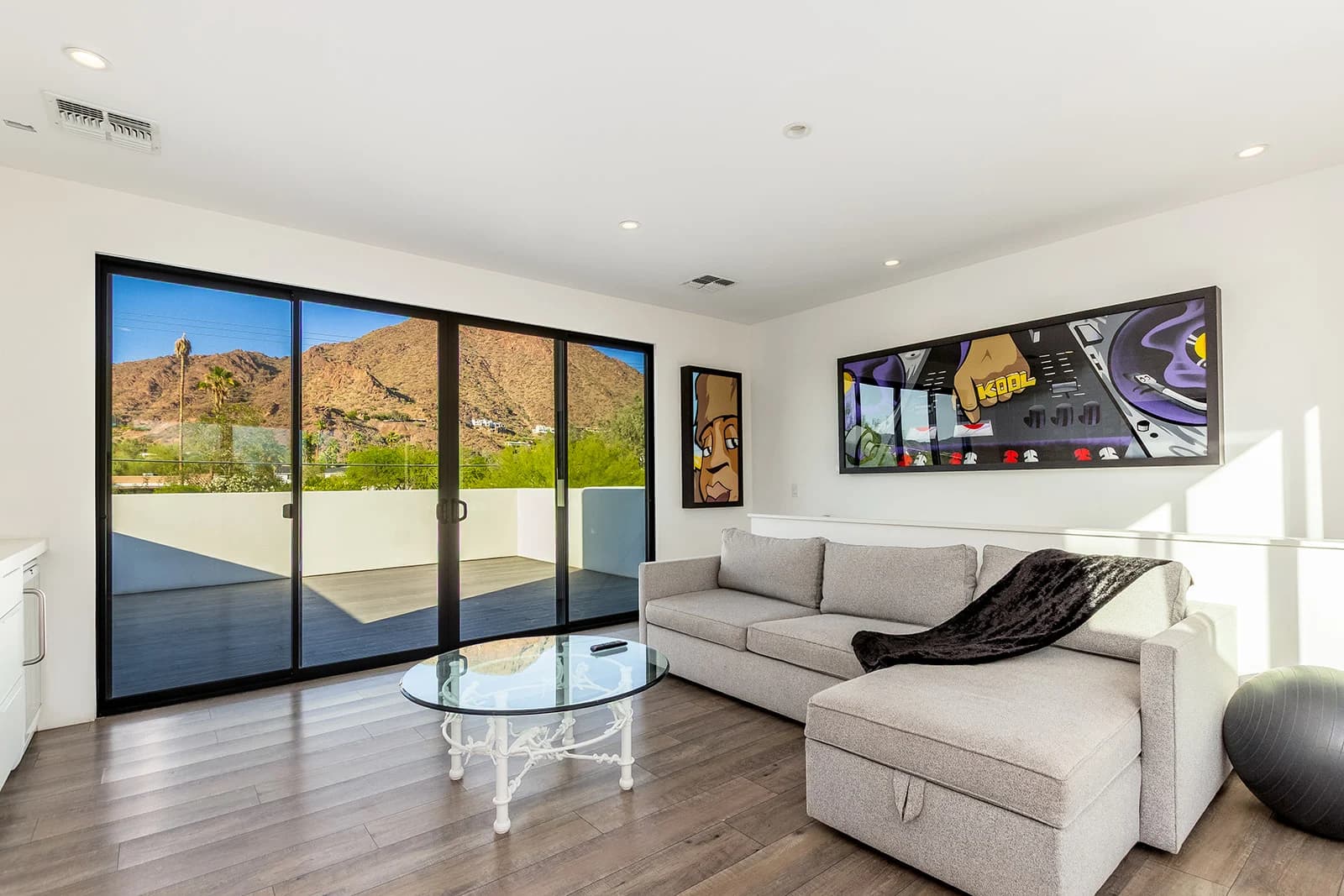 Camelback Manor - Image 100