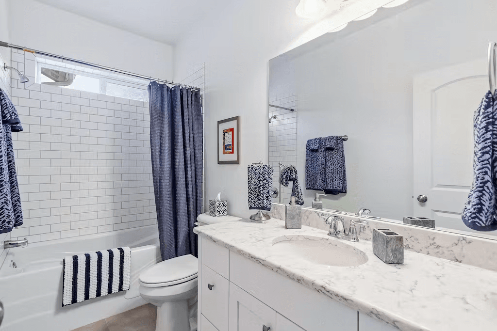 Classic Coeur d'Alene Estate - Image 18