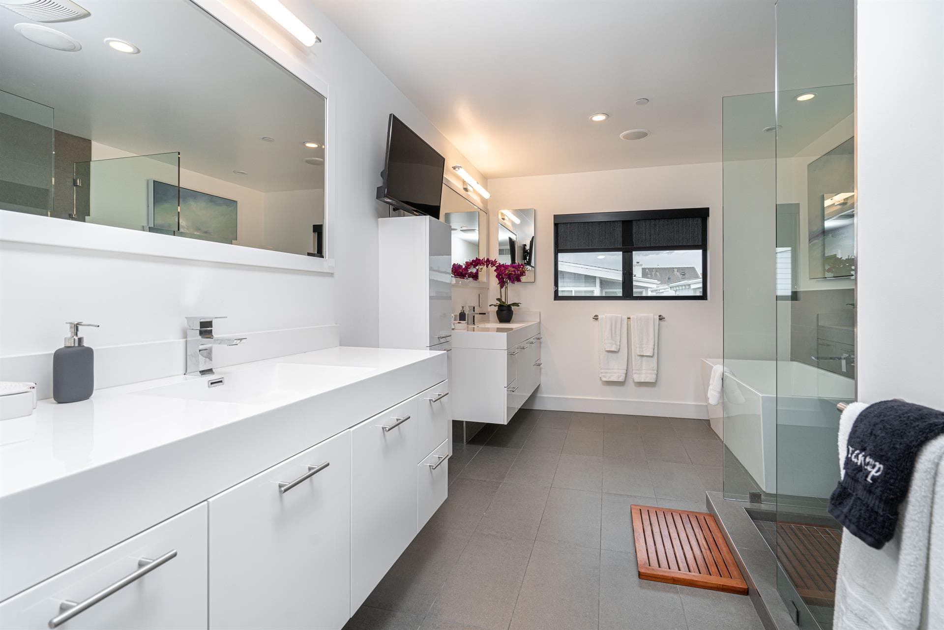 Balboa Breezeway - Image 12