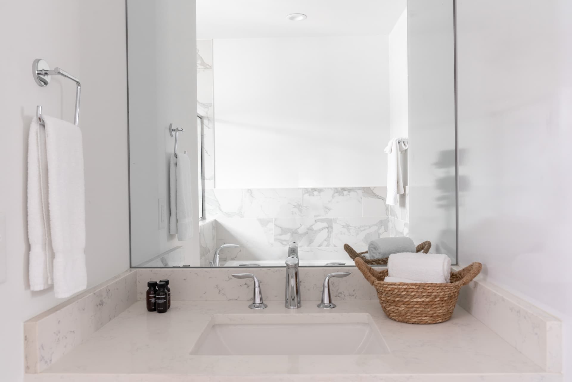 Musgraves & Twain - Image 14