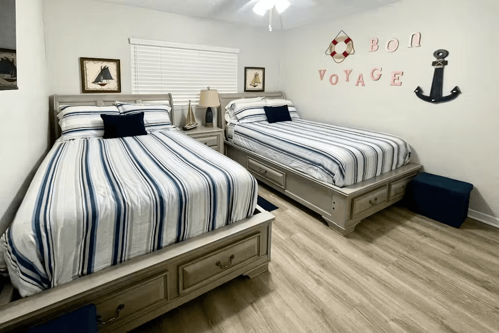 Reflections on the Gulf - Image 19