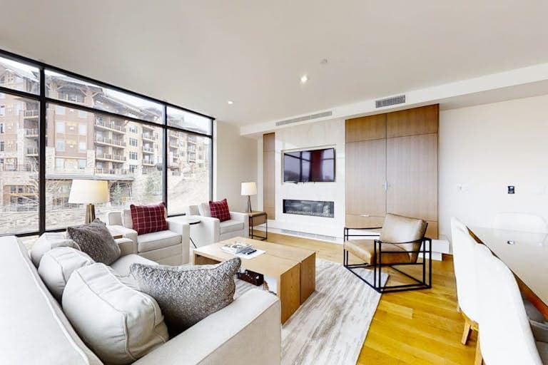 Lift Condo #402 - Image 1