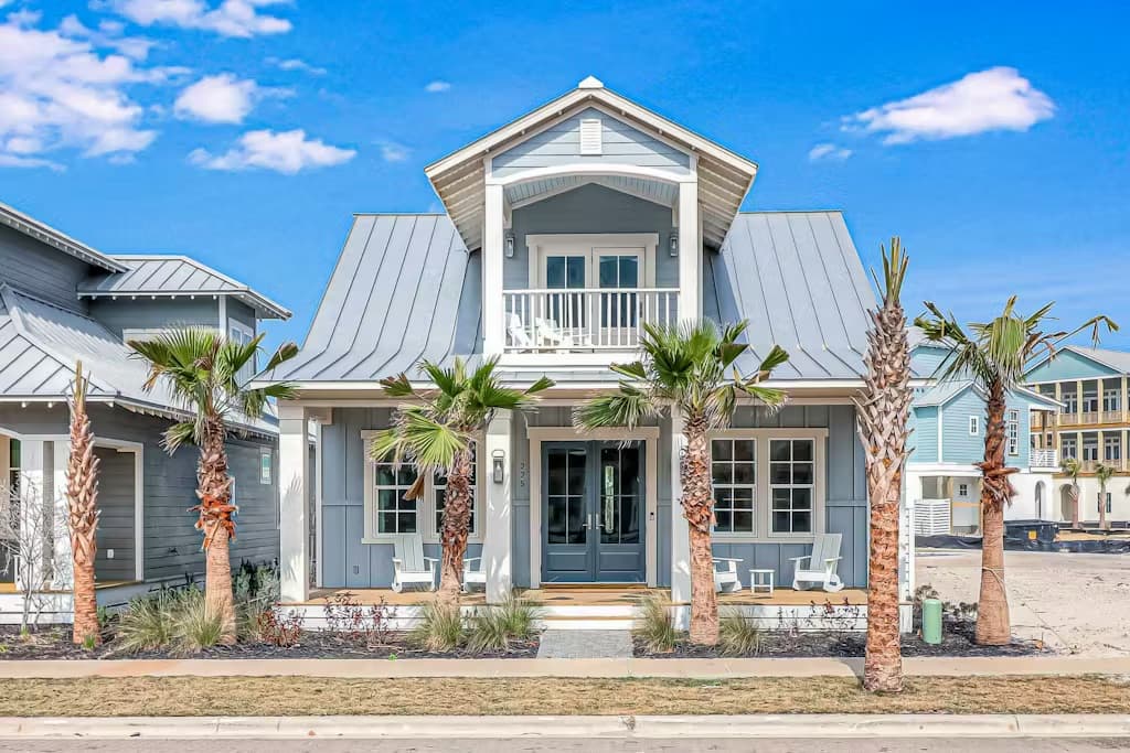 Beachin' Bungalow - Image 1