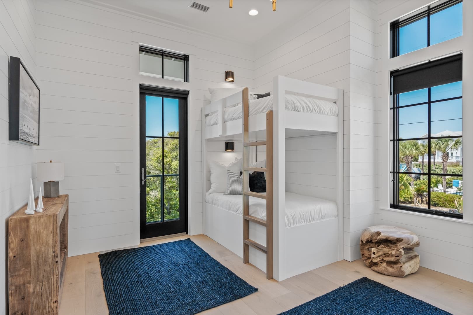 Grand Pearl - Image 75