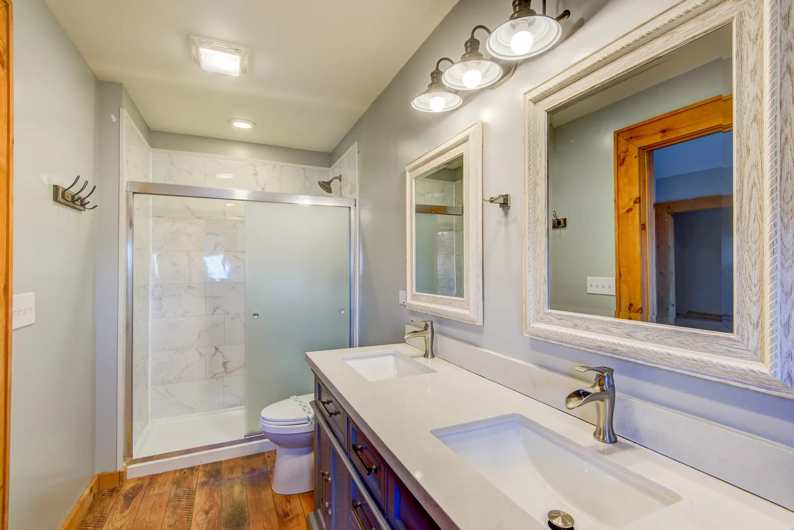 Mountain Range Retreat - Image 25