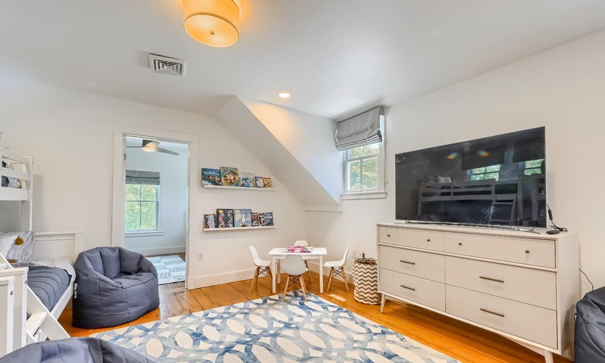 Captain Doane House - Image 30