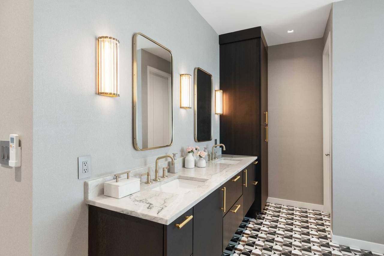 Grand Pavilion by the Sea - Image 41