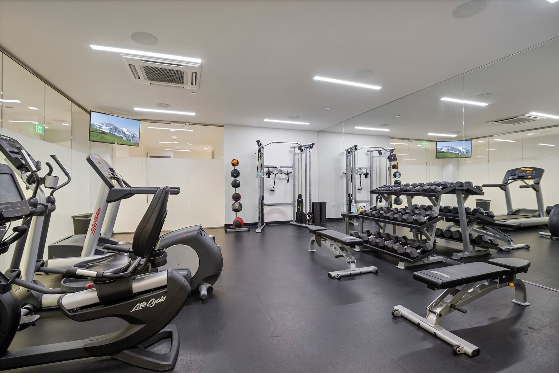 Mountain Luxe Retreat on Main - Image 30