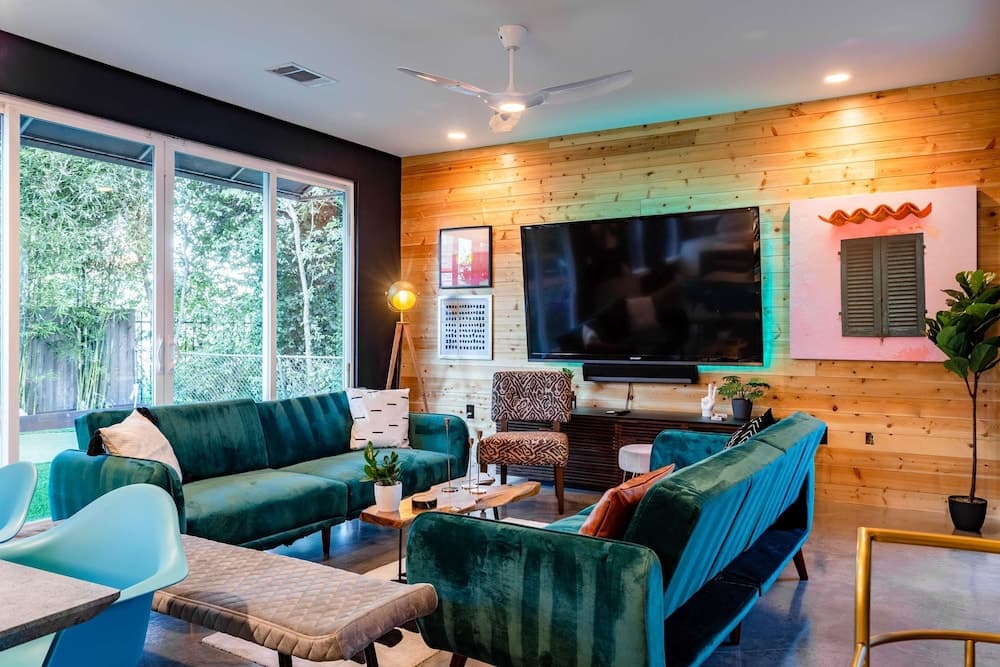 Modern ATX Mansion - Image 1