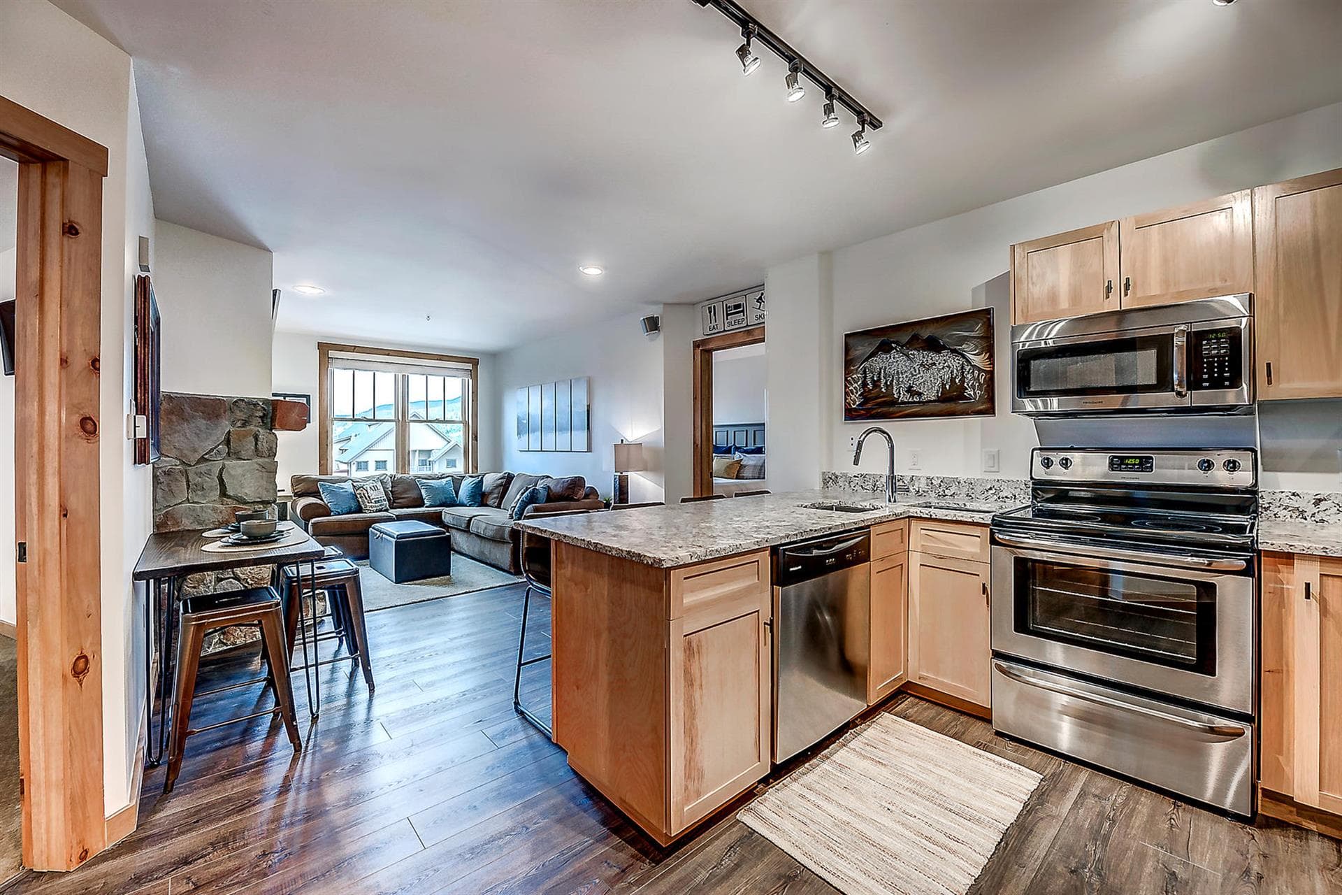 Summit Solace Lodge - Image 7