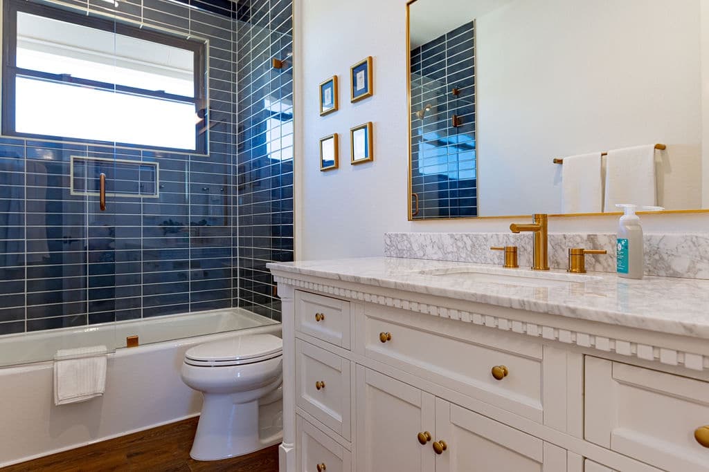 Send The Light - Image 52