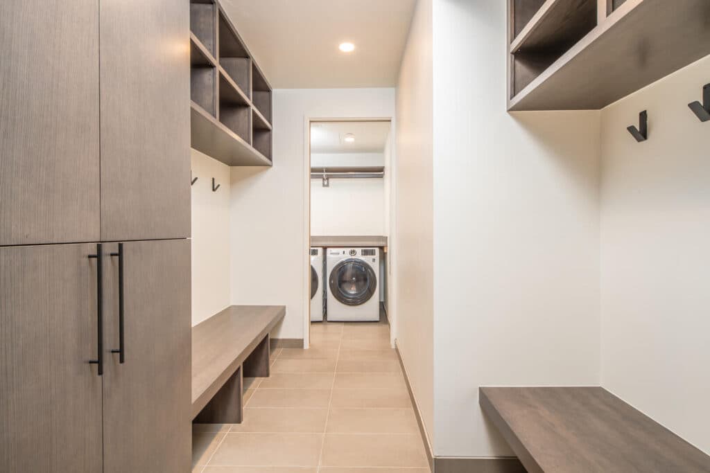 Rustic Madison Lakelodge - Image 23