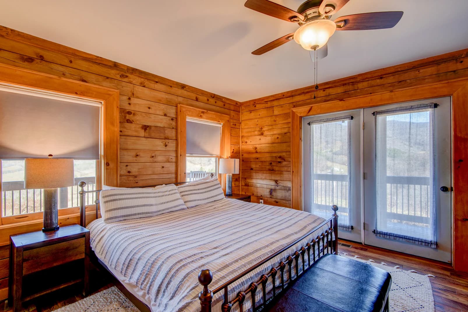 Mountain Range Retreat - Image 14