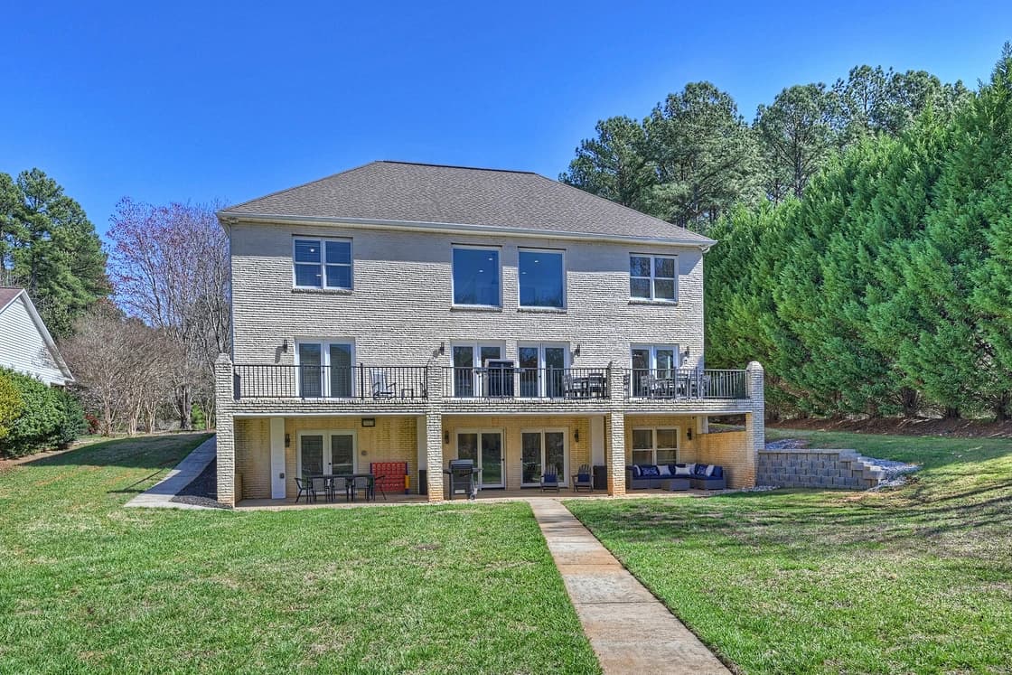 Knotty Pines - Image 1